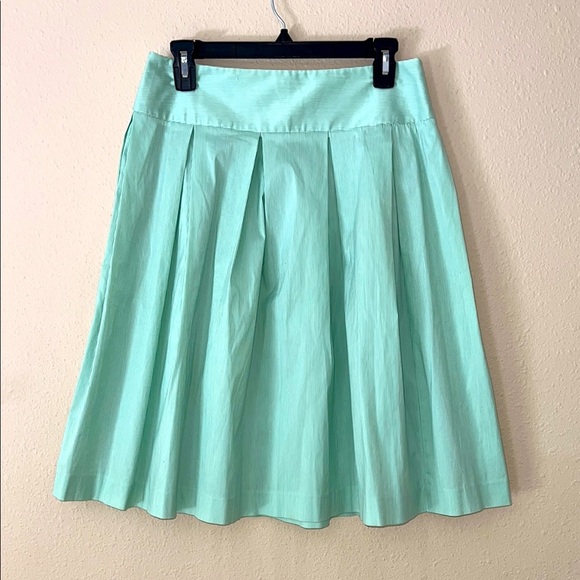 Women’s Theory Green pin striped side zip pleated skirt size 4 old money classic - Picture 1 of 6